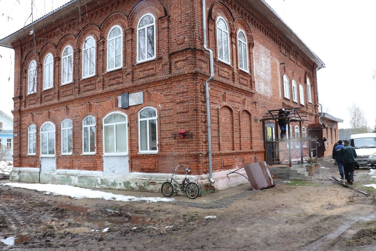 Еще один дом культуры в нашем районе преобразится - в Заднесельском ДК идет ремонт.