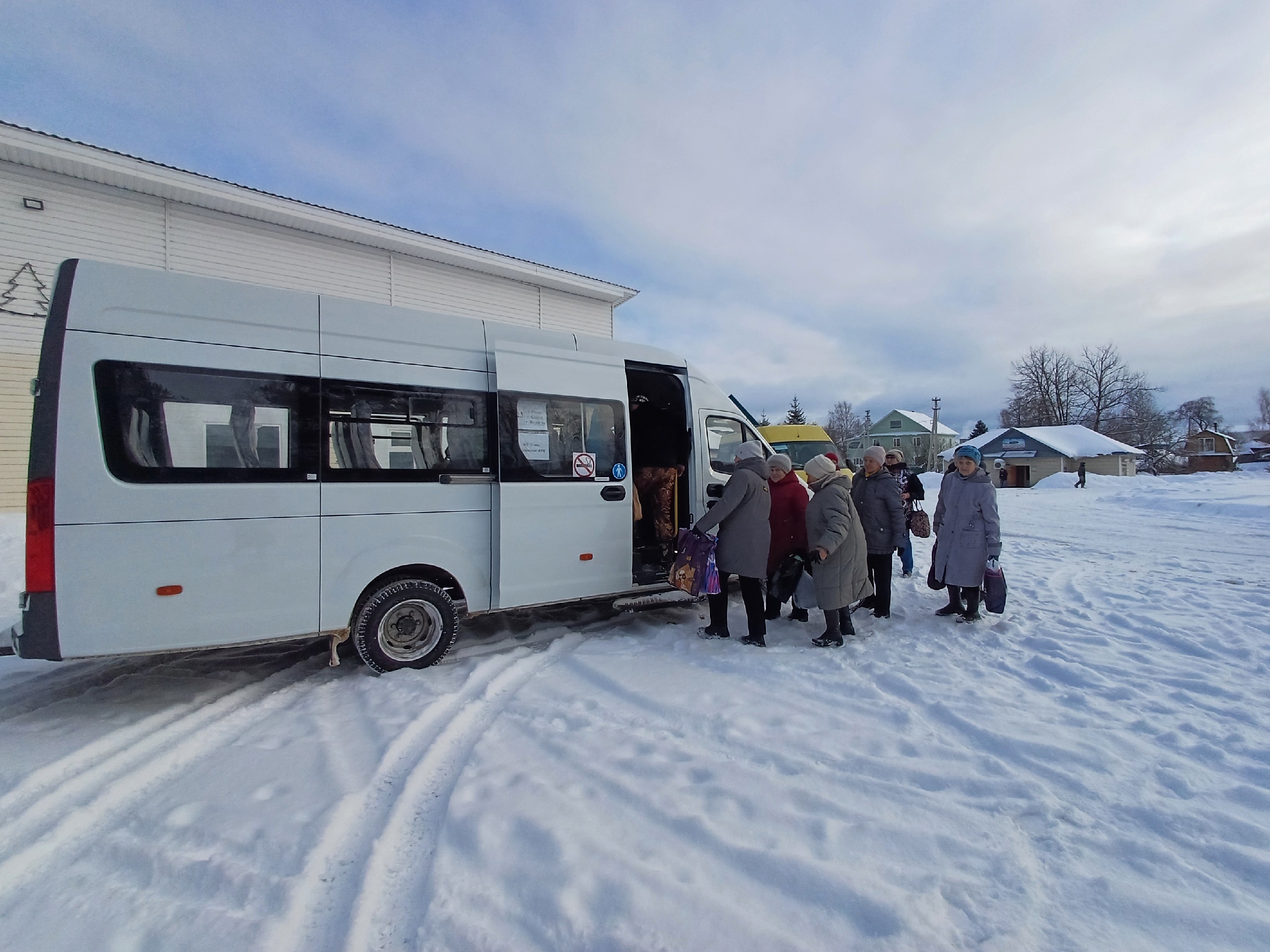 Новая 19-местная «Газель» пополнила автопарк Усть-Кубинского АТП.