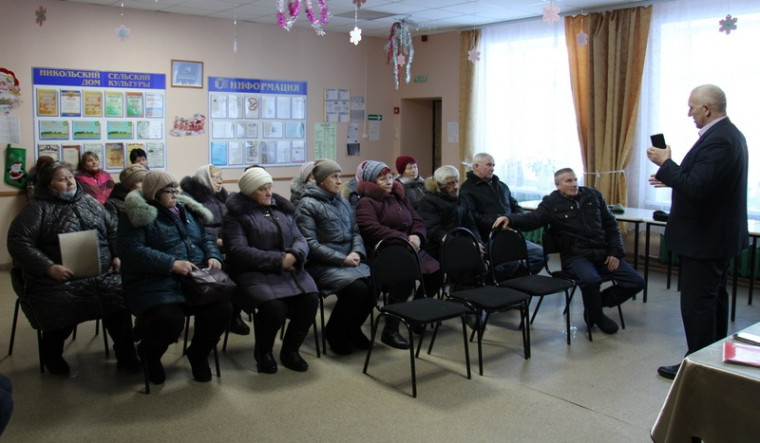 Глава округа Иван Быков проводит информационные встречи с населением. Глава округа Иван Быков проводит информационные встречи с населением.
