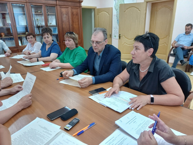 Устьянину Сергею Белову будет присвоено звание «Почетный гражданин Усть-Кубинского округа». Устьянину Сергею Белову будет присвоено звание «Почетный гражданин Усть-Кубинского округа».