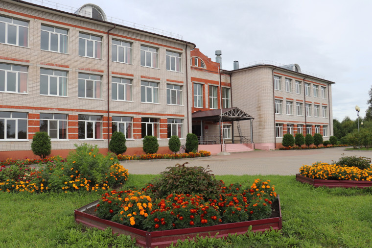 Школа Усть-Кубинского центра образования готова к новому учебному году. Школа Усть-Кубинского центра образования готова к новому учебному году.