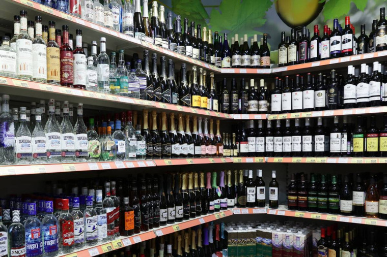 Сделать алкоголь менее доступным планируют на федеральном уровне. Сделать алкоголь менее доступным планируют на федеральном уровне.