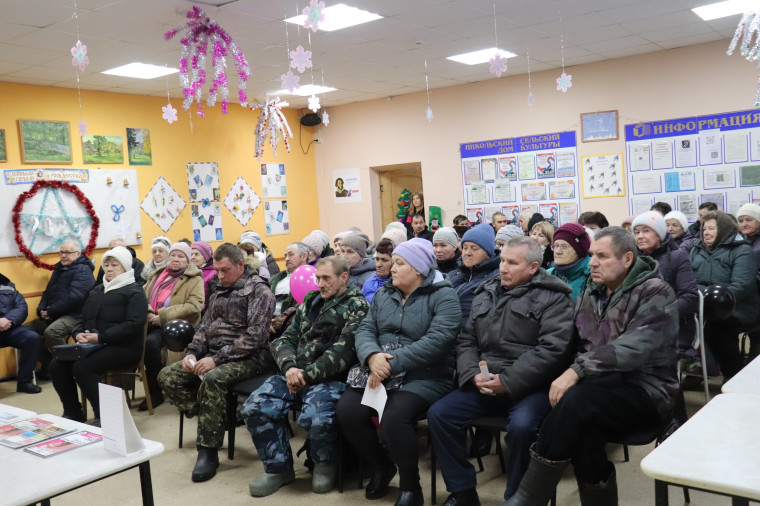 В Королихе и Никольском установили вышки сотовой связи. В Королихе и Никольском установили вышки сотовой связи.