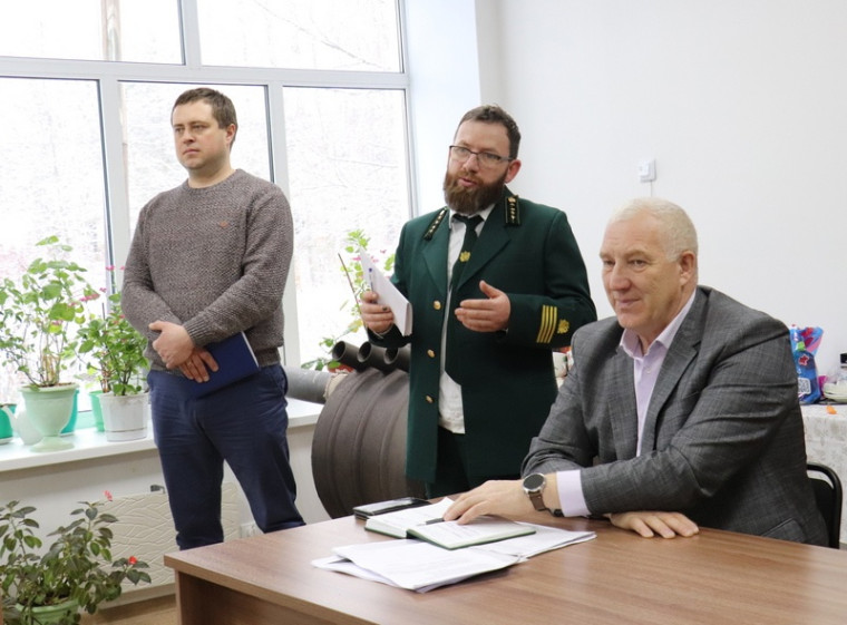 Глава округа Иван Быков встретился с жителями Порохова, Митенского, Высокого. Глава округа Иван Быков встретился с жителями Порохова, Митенского, Высокого.